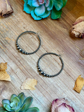 Load image into Gallery viewer, Graduated Sterling Silver Pearl Hoop Earrings
