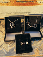 Load image into Gallery viewer, Snaffle Shine Necklace
