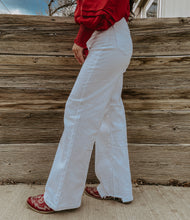 Load image into Gallery viewer, White River Wide Leg Jeans
